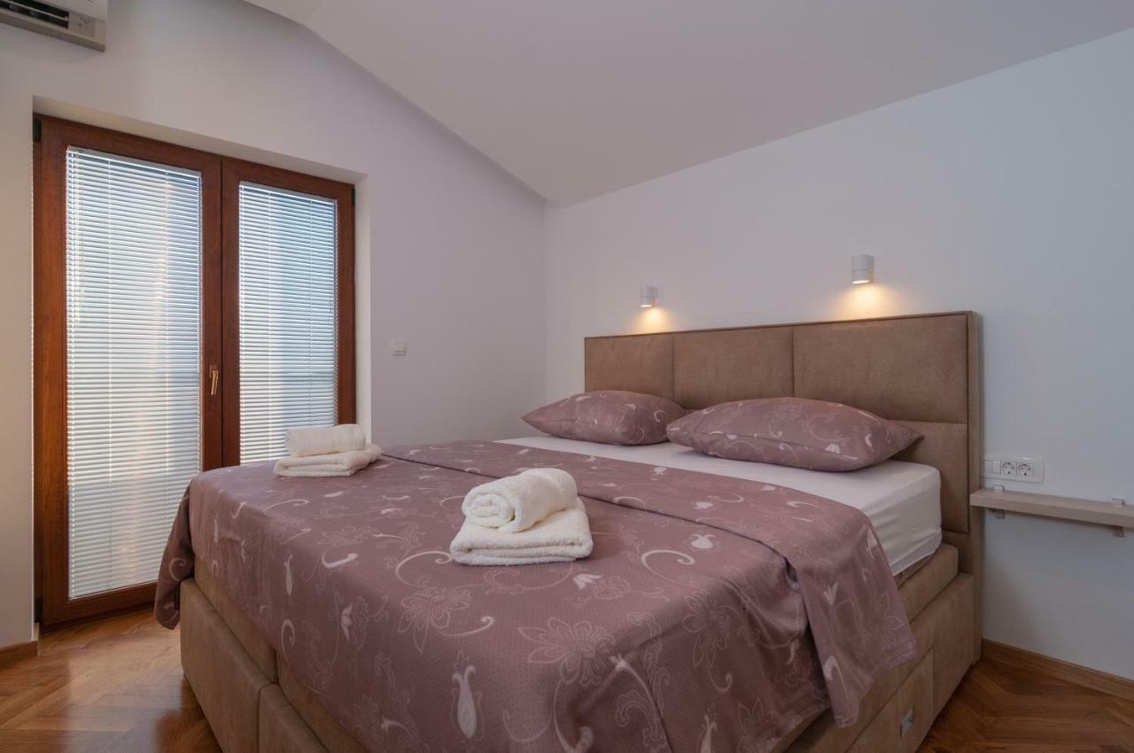 Beautiful Apartment With Private Pool Trogir Exterior foto
