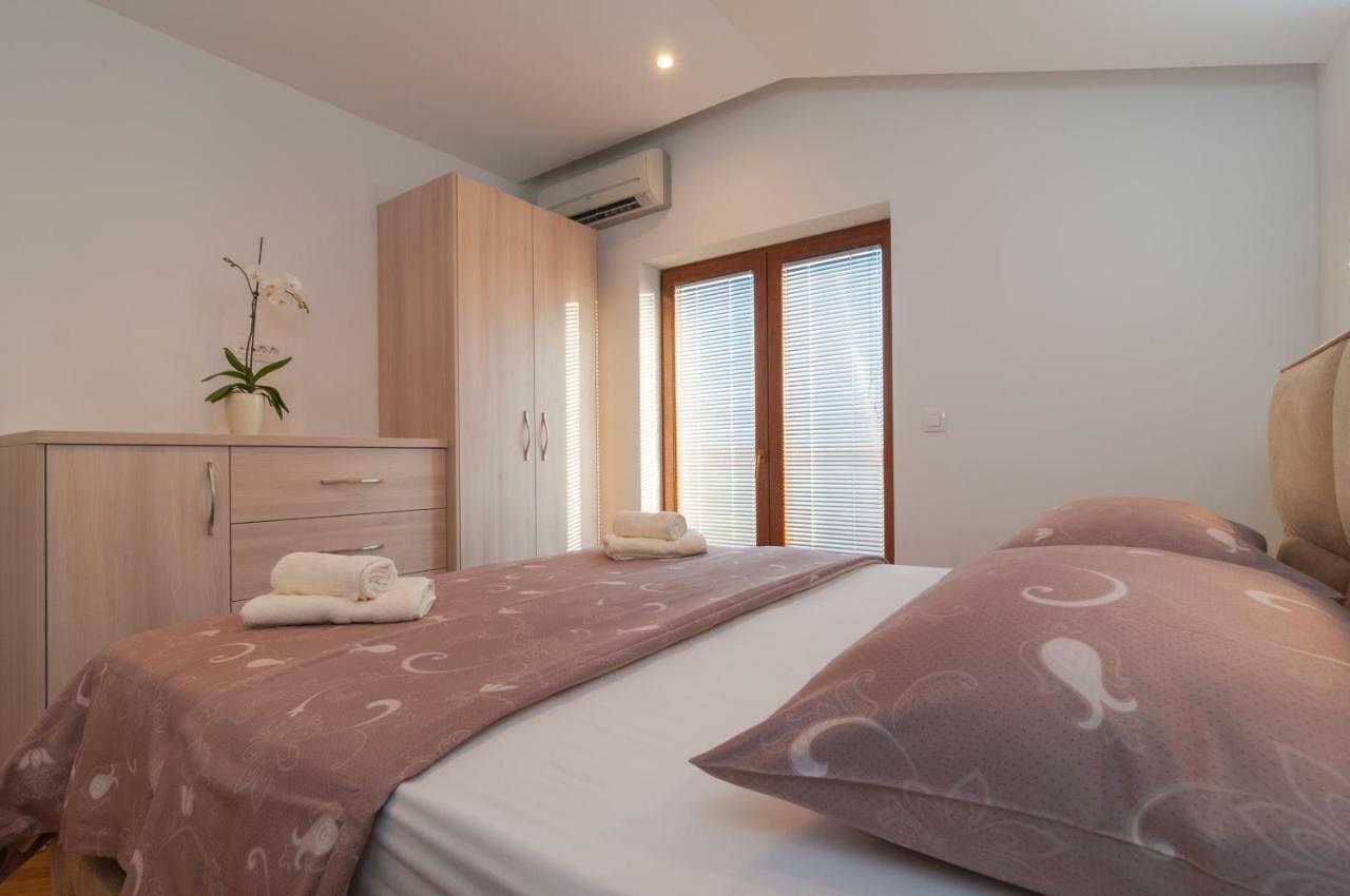 Beautiful Apartment With Private Pool Trogir Exterior foto